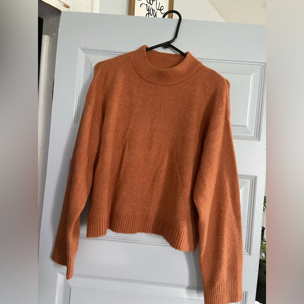 gorgeous women’s sweater